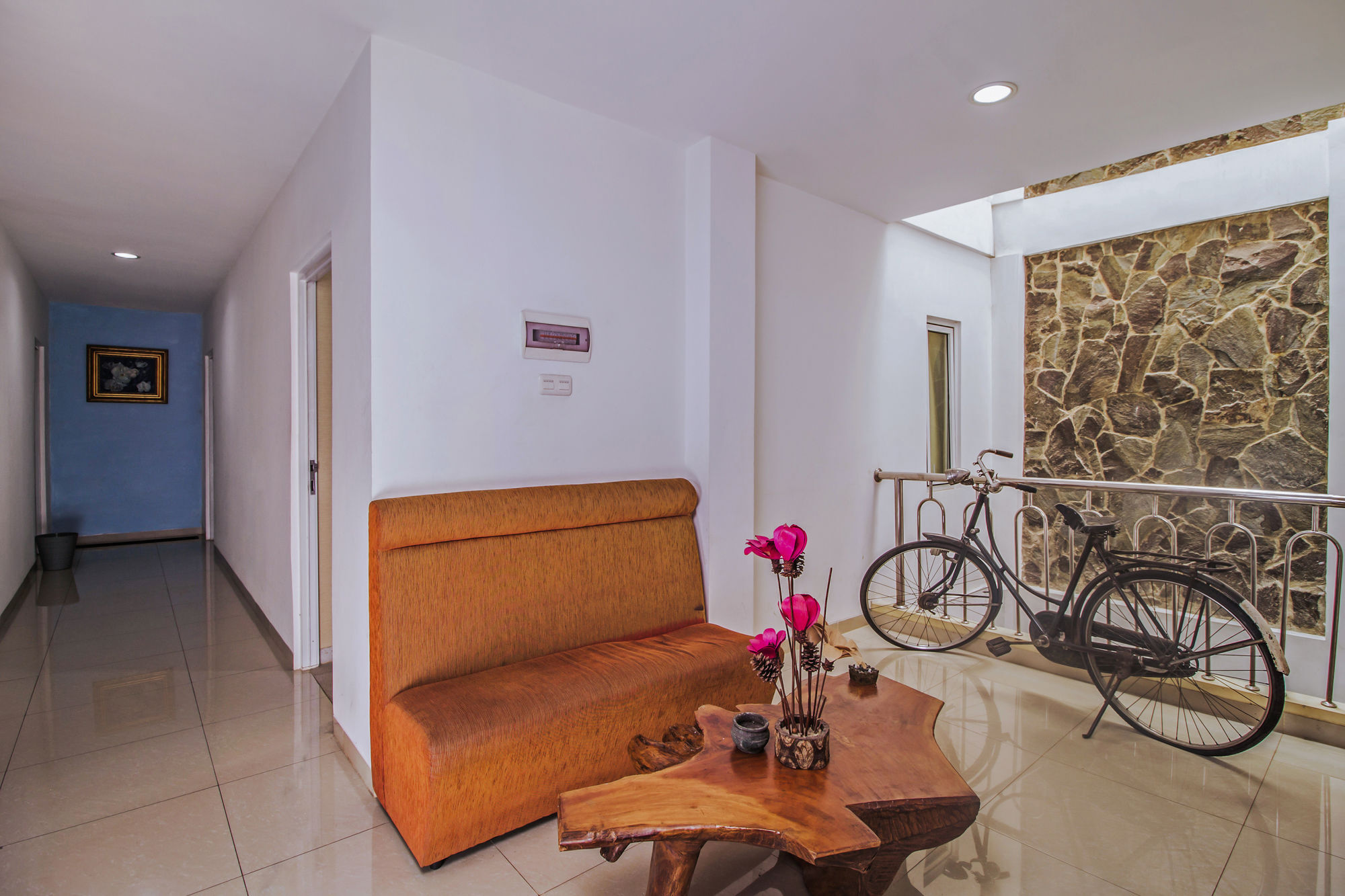Готель Reddoorz Near Cilandak Town Square Джакарта Екстер'єр фото
